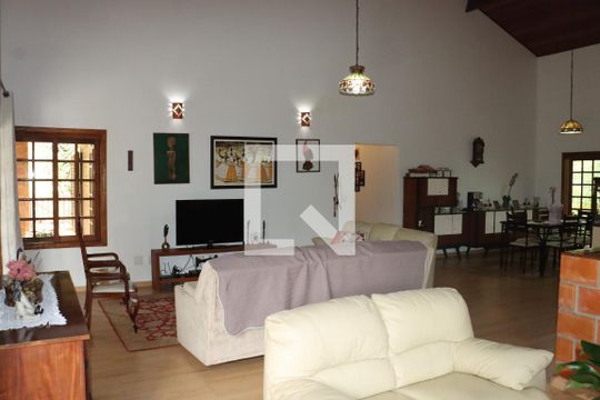 Casa de Condomínio para alugar com 4 quartos, 406m² em Jardim Itatiaia, Cotia