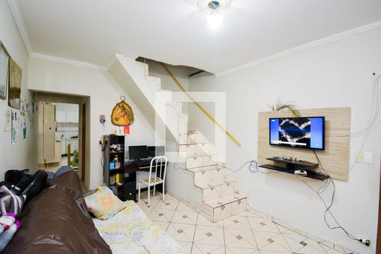 Casa para alugar com 2 quartos, 187m² em Jardim Rosana, Guarulhos