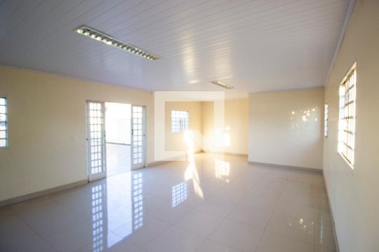 Casa à venda com 4 quartos, 200m² em Ceilandia, Brasília