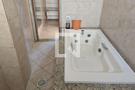 Apartamento para alugar com 3 quartos, 267m² em Planalto, Belo Horizonte
