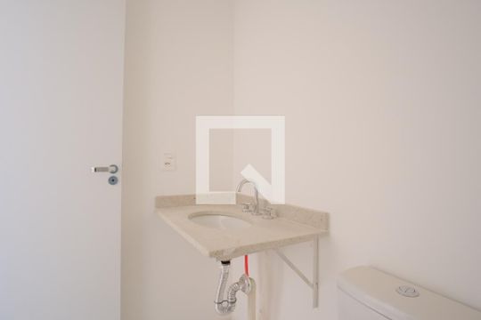 Banheiro de kitnet/studio para alugar com 1 quarto, 27m² em Vila Matilde, São Paulo