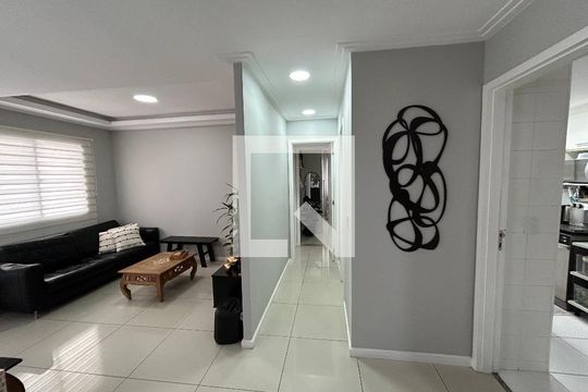 Corredor de apartamento à venda com 4 quartos, 147m² em Osvaldo Cruz, Rio de Janeiro
