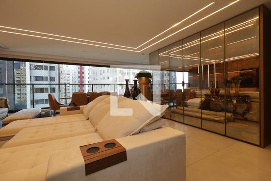 Sala de apartamento à venda com 3 quartos, 147m² em Vila Mariana, São Paulo