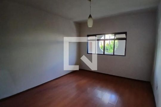 Quarto 1 de casa para alugar com 4 quartos, 170m² em Tabajaras, Uberlândia