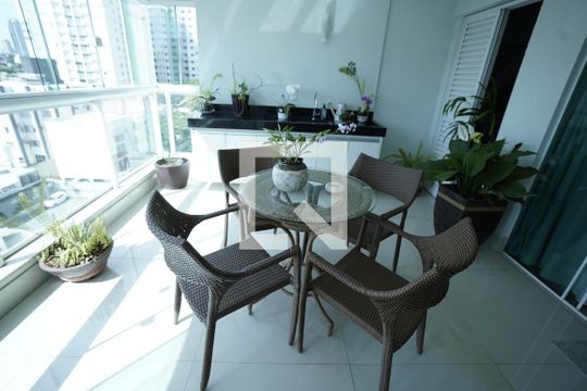 Apartamento para alugar com 3 quartos, 139m² em Setor Bueno, Goiânia