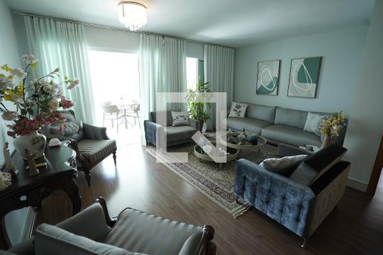 Apartamento para alugar com 3 quartos, 139m² em Setor Bueno, Goiânia