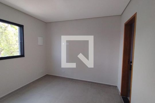 Casa à venda com 3 quartos, 130m² em Parque Jaçatuba, Santo André