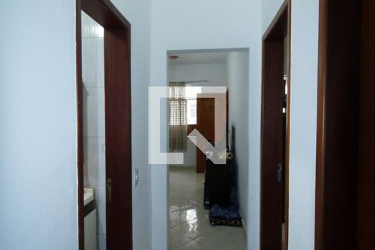 Sala - Corredor de casa à venda com 4 quartos, 197m² em Olaria, Rio de Janeiro