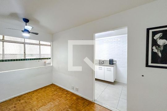 Sala de apartamento à venda com 2 quartos, 60m² em Parque São Jorge, São Paulo
