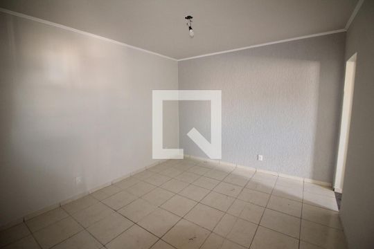 Sala de casa à venda com 2 quartos, 250m² em Flamengo, Contagem