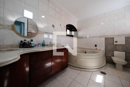 Suíte 1 de casa para alugar com 3 quartos, 450m² em Vila Matilde, São Paulo