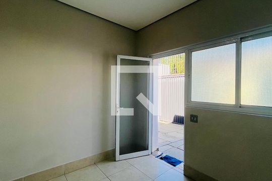 Casa à venda com 2 quartos, 139m² em Bosque, Campinas
