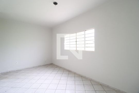 Sala  de casa para alugar com 3 quartos, 130m² em Santa Mônica, Uberlândia