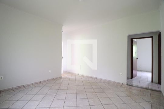 Sala de Jantar de casa para alugar com 3 quartos, 130m² em Santa Mônica, Uberlândia