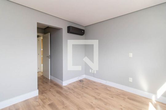 Quarto 1 de apartamento para alugar com 3 quartos, 350m² em Vila Assunção, Porto Alegre