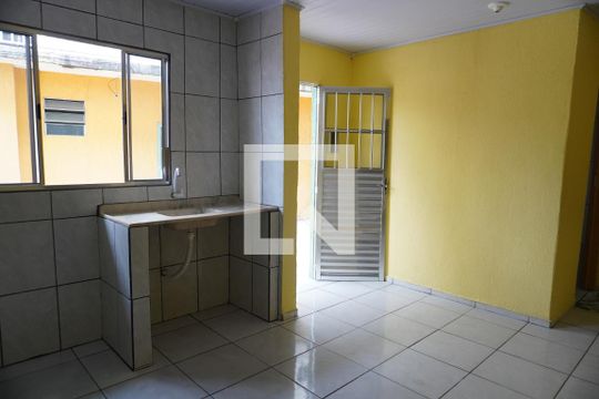 Casa de Condomínio para alugar com 2 quartos, 60m² em Itaquera, São Paulo
