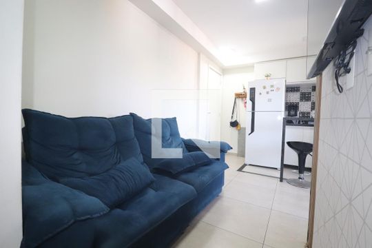 Sala de apartamento para alugar com 2 quartos, 40m² em Parque Erasmo Assunção, Santo André