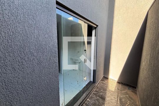 Quintal  de apartamento à venda com 2 quartos, 45m² em Vila Carrão, São Paulo