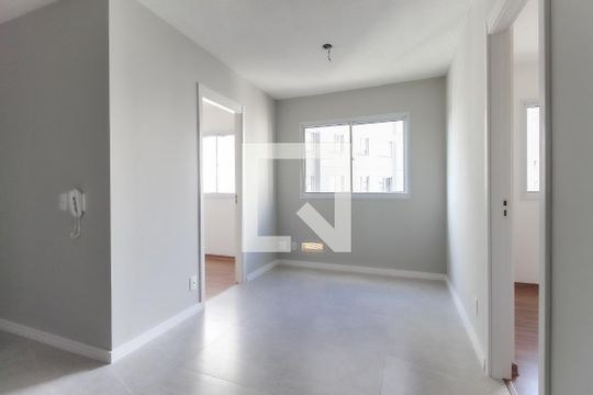 Sala de apartamento à venda com 2 quartos, 34m² em Guaianazes, São Paulo