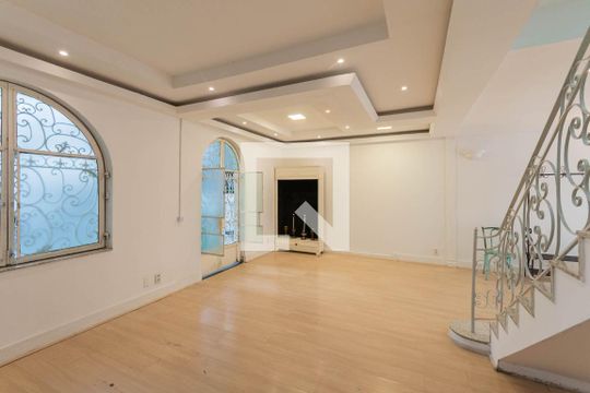 Sala de casa para alugar com 4 quartos, 346m² em Tijuca, Rio de Janeiro