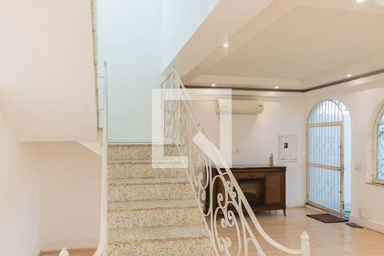 Sala de casa para alugar com 4 quartos, 346m² em Tijuca, Rio de Janeiro