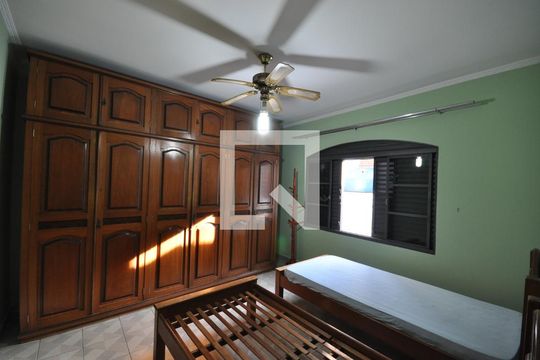 Quarto 2 de casa para alugar com 2 quartos, 130m² em Vila Maria Alta, São Paulo