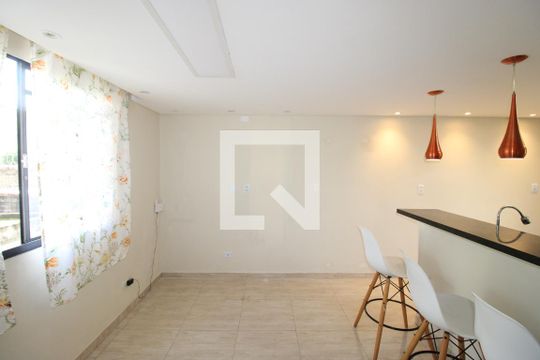 Sala / Cozinha de apartamento para alugar com 2 quartos, 44m² em Conjunto Habitacional Santa Etelvina Ii, São Paulo