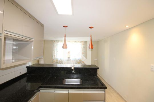 Sala / Cozinha de apartamento para alugar com 2 quartos, 44m² em Conjunto Habitacional Santa Etelvina Ii, São Paulo