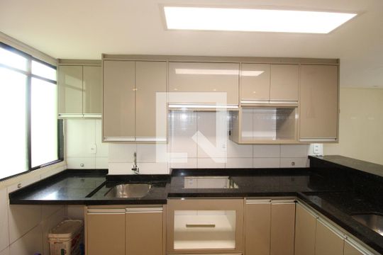 Sala / Cozinha de apartamento para alugar com 2 quartos, 44m² em Conjunto Habitacional Santa Etelvina Ii, São Paulo