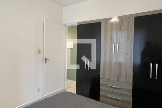 Quarto 1 de apartamento para alugar com 2 quartos, 50m² em Gonzaga, Santos