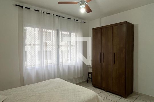 Quarto 2 de apartamento para alugar com 2 quartos, 50m² em Gonzaga, Santos