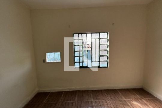 Quarto 1 de casa para alugar com 2 quartos, 85m² em Cabuís, Nilópolis