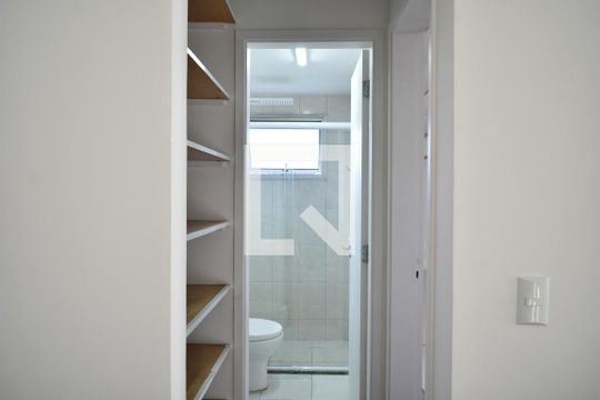 Corredor de apartamento para alugar com 1 quarto, 50m² em Vila Clementino, São Paulo