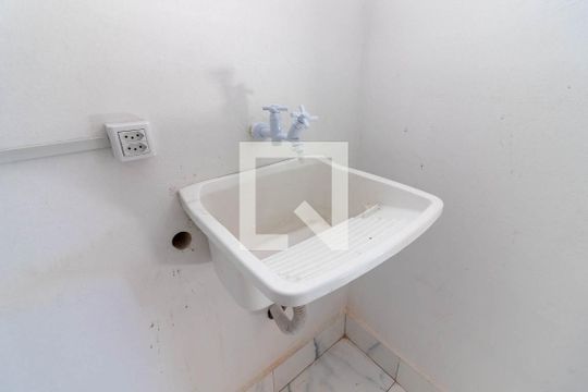 Sala e Área de Serviço de casa para alugar com 1 quarto, 50m² em Jardim Peri, São Paulo