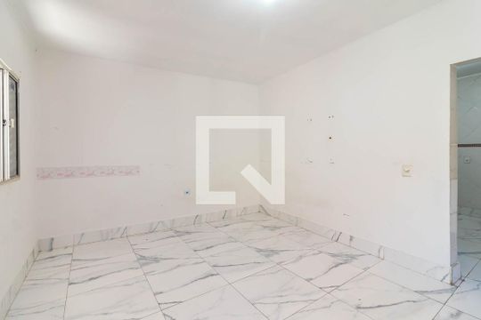 Sala e Área de Serviço de casa para alugar com 1 quarto, 50m² em Jardim Peri, São Paulo