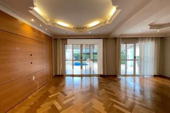 Sala de casa de condomínio para alugar com 4 quartos, 250m² em Parque dos Principes, São Paulo