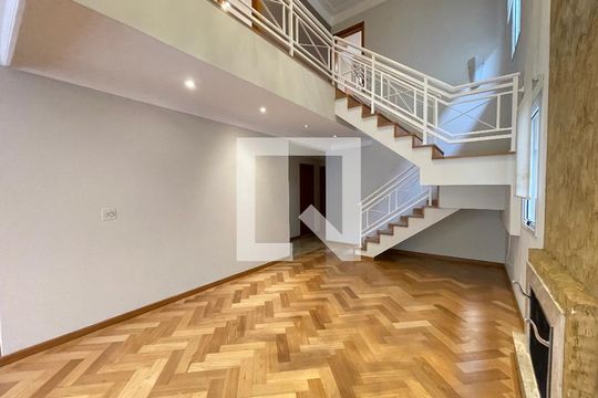 Sala de casa de condomínio para alugar com 4 quartos, 250m² em Parque dos Principes, São Paulo
