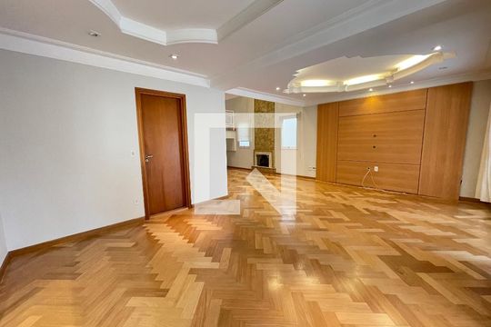 Sala de casa de condomínio para alugar com 4 quartos, 250m² em Parque dos Principes, São Paulo