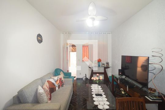 Sala de casa à venda com 2 quartos, 213m² em Campo Grande, Rio de Janeiro