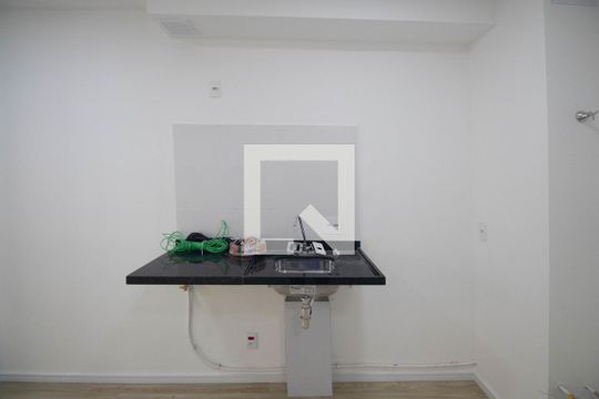 Sala / Cozinha de apartamento para alugar com 1 quarto, 30m² em Vila Gustavo, São Paulo
