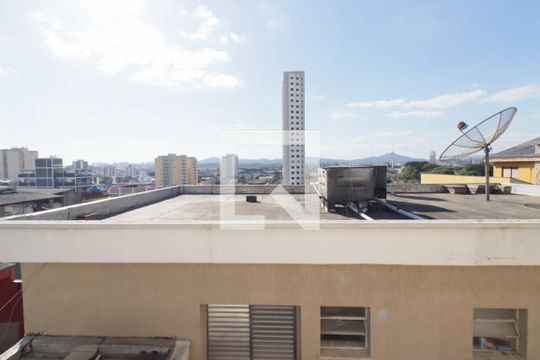 Quarto 1 de casa à venda com 4 quartos, 160m² em Jardim das Flores, Osasco