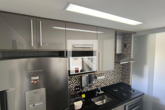 Cozinha de apartamento à venda com 2 quartos, 57m² em Santo Antônio, Osasco