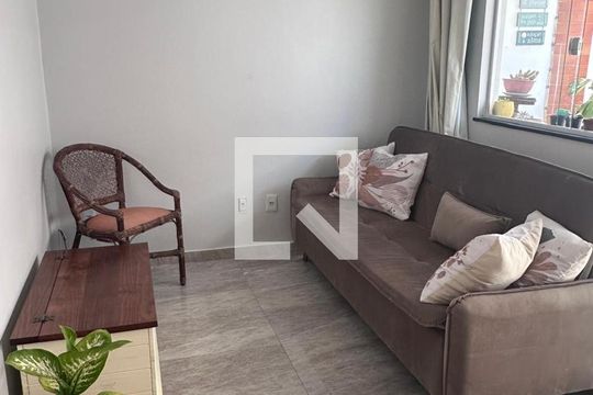 Sala de casa de condomínio para alugar com 4 quartos, 110m² em Praia do Flamengo, Salvador