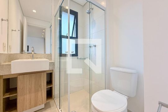 Banheiro  de kitnet/studio à venda com 1 quarto, 38m² em Campo Belo, São Paulo