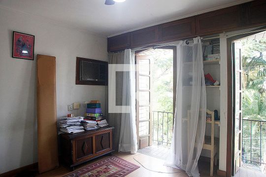 Quarto de apartamento para alugar com 1 quarto, 40m² em Centro Histórico, Porto Alegre