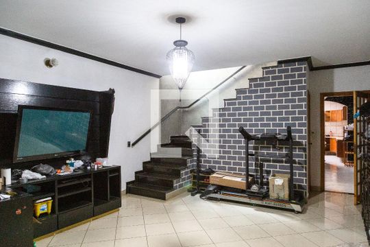 Casa para alugar com 4 quartos, 79m² em Jardim Rosa de Franca, Guarulhos