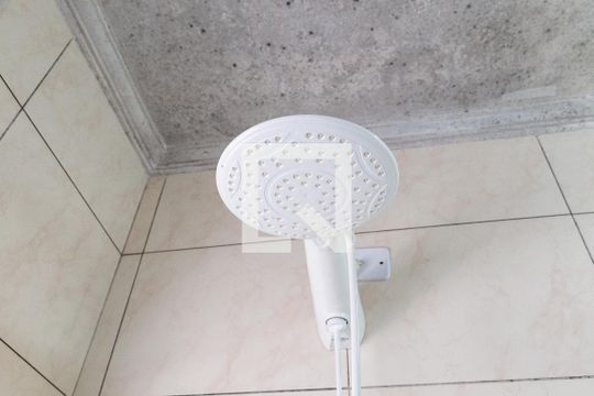 Banheiro do Quarto 1 suíte de casa para alugar com 4 quartos, 79m² em Jardim Rosa de Franca, Guarulhos