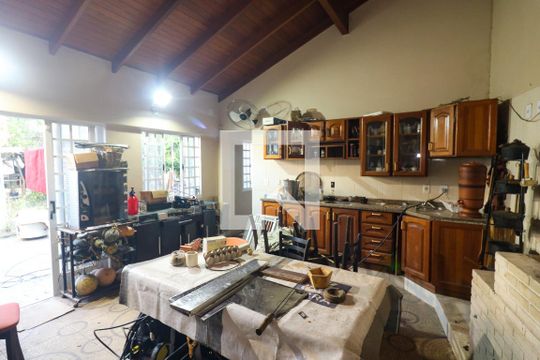 Varanda de casa à venda com 4 quartos, 233m² em Cristal, Porto Alegre