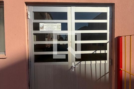 Área externa de apartamento para alugar com 2 quartos, 42m² em Rubem Berta, Porto Alegre
