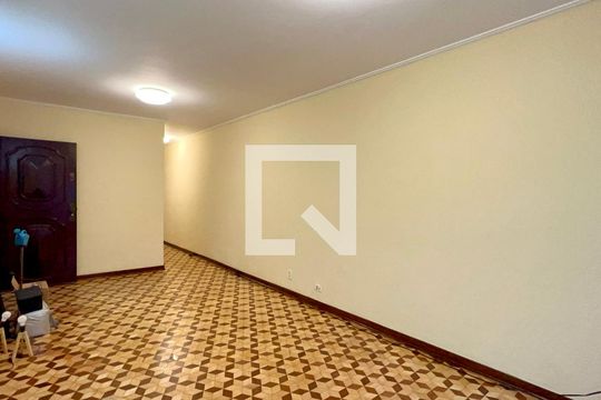 Sala de casa à venda com 3 quartos, 186m² em Alto de Pinheiros, São Paulo